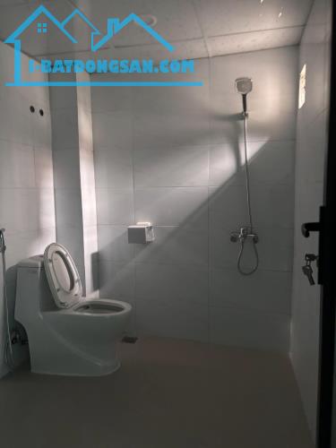 Bán nhanh nhà ngõ Ngọc Thuỵ, giá 8.7 tỷ, 68m2x3T, MT khủng