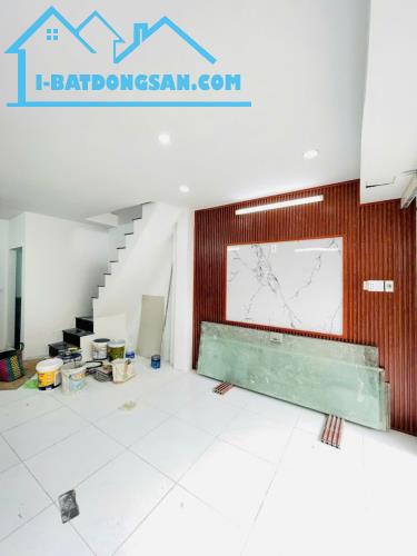 Nhà mới hẻm thông ô tô, dối diện chung cư Sơn Kỳ, 3.1 tỷ