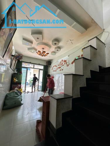 HẺM XE HƠI – BÌNH TÂN – GẦN LÊ ĐÌNH CẨN- NHÀ 2 TẦNG MỚI ĐẸP Ở NGAY - NHỈNH 3 TỶ - 1
