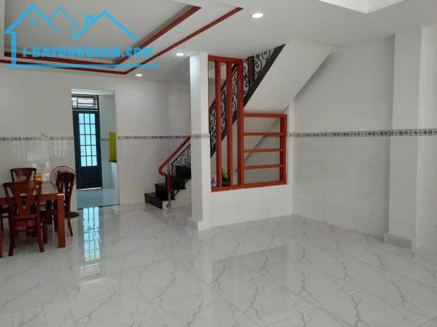 Bình Tân, cạnh đường số 7,khu tên lửa, ngang 5,5m, Nhà 3 tầng, 75 m2, giá rẻ. - 2