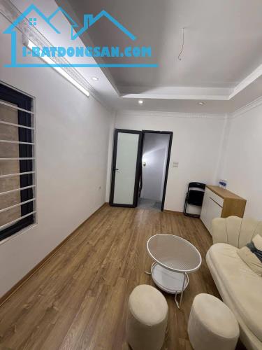 Bán nhà đẹp phố Hoàng Hoa Thám 35m2 5tầng nhỉnh 5 Tỷ rẻ đẹp nhất Q. Ba Đình