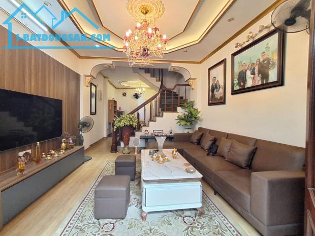 Nhà Ngay Vincom Royal Thanh Xuân Hà Nội 28m2 - 5 Tầng Không Có Nhà Thứ 2 - 2