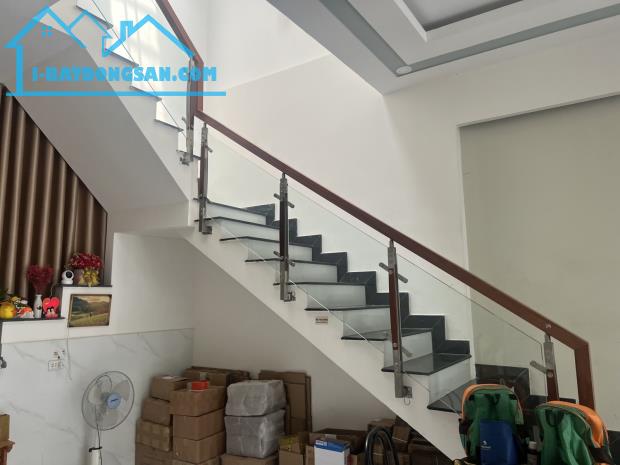 Bán nhà 2 Tầng vị trí KINH DOANH có tên đường hẳn hoi, giá cực sock,gần chợ Tân Bình - 2