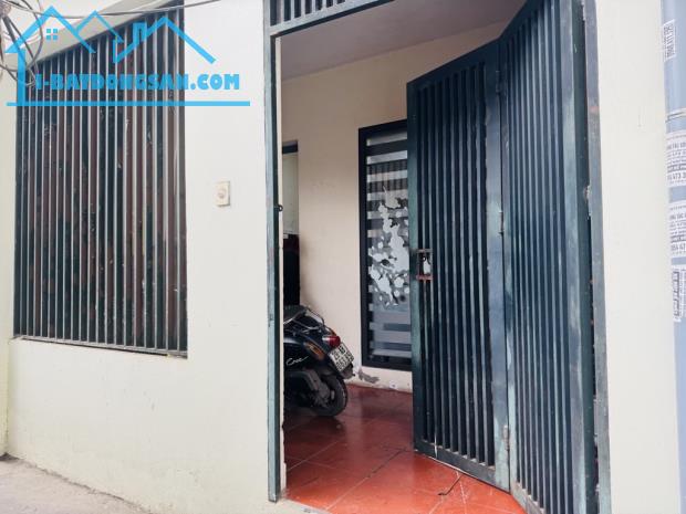 Nhà quận Ba Đình, phố Đội Cấn, diện tích 42m2, giá hợp lý, dân sinh tốt