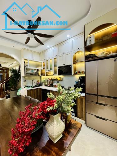[ĐẮC ĐỊA] Bán nhà Lâm Du - Long Biên - Gần Hồ - Kinh Doanh - 54m2 - Giá 9 tỷ 8 - 3