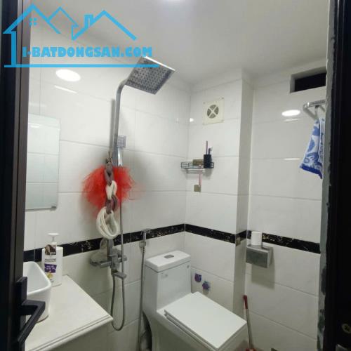 Phương Canh 32m2 - 5 Tầng, Ô Tô 7 Chỗ Đỗ Cửa, Gần Chợ, Giá 6.8 Tỷ