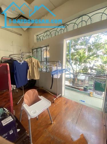 5 TỶ HƠN - TÂN QUÝ TÂN PHÚ - NGAY CHỢ TÂN HƯƠNG - HẺM XE TẢI 7M TRẢI NHỰA - 52M2 2 TẦNG 2P - 2