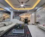 Bán nhà Vĩnh Phúc, Ba Đình, dt 40m, ngõ rộng, gần phố, 20m ra đường ô tô tránh. Giá 7 tỷ