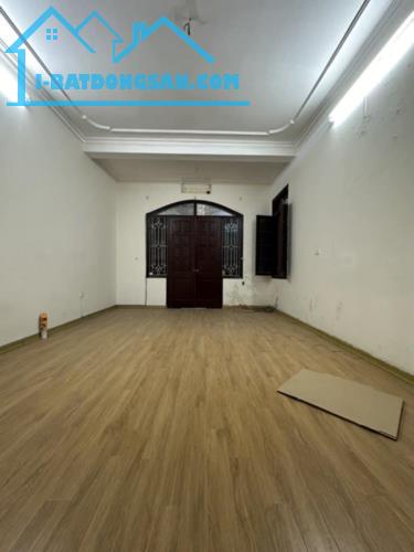 Bán nhà Đội Cấn, Ba Đình. Gần phố 70m2, 4 tầng, giá 12,2 tỷ