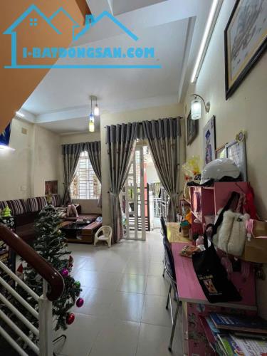 Bán nhà 1 trệt 1 lầu 89m2 SHR thổ cư (P. Bửu Hoà) CHỈ 1,650 TỈ