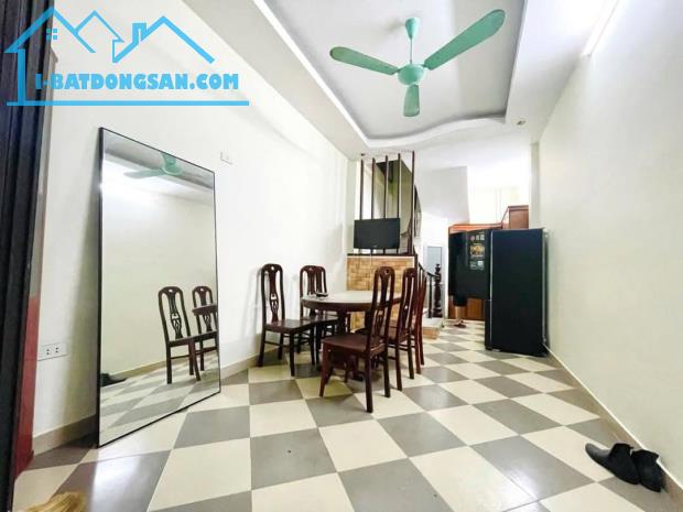 Bán nhà phố Lạc Long Quân 30m2 5tầng mặt tiền 3.1m 5.5 tỷ Tây Hồ - 4