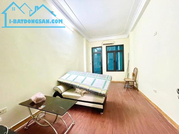 Bán nhà phố Lạc Long Quân 30m2 5tầng mặt tiền 3.1m 5.5 tỷ Tây Hồ - 2