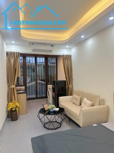 Hiếm - Bán nhà Võng Thị - Tây Hồ, 45m2, 6 tầng, thang máy, chỉ nhỉnh 8 tỷ