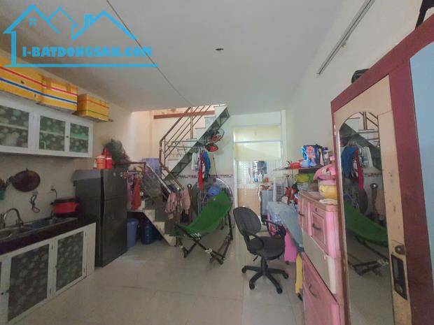 Bán nhà 104 m2 đường số 4.bình hưng hòa b . bình tân