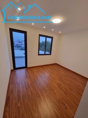 Duy nhất! 
Nhà đẹp NGUYỄN TRÃI, 5 tầng, 30m2, gần ô tô, vài bước ra phố, chỉ 5.3 tỷ! - 1