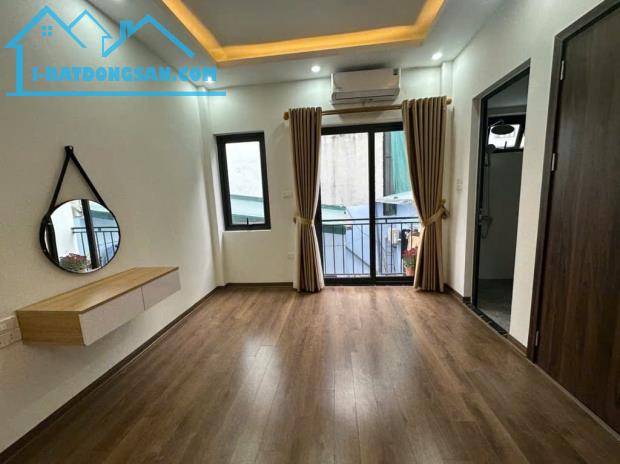Duy nhất! 
Nhà đẹp NGUYỄN TRÃI, 5 tầng, 30m2, gần ô tô, vài bước ra phố, chỉ 5.3 tỷ!