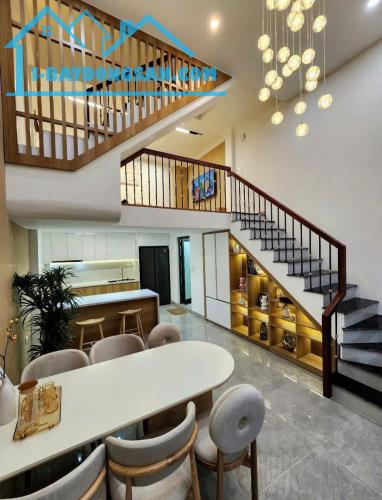 SIÊU PHẨM NHÀ ĐẸP PHỐ BẠCH MAI - 5 TẦNG LÔ GÓC, FULL NỘI THẤT, 30M RA PHỐ - GIÁ 8 TỶ - 3