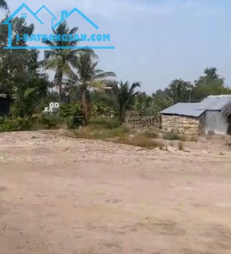 SỞ HỮU 2 THỬA ĐẤT ĐẸP - Vị Trí Tại : Đường Xóm Chòi - Xã Tân Phú - Tân Phú Đông - Tiền - 4