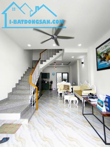 Bán Nhà 3 Tầng HXH Thông – Giáp Quận 2, Phú Hữu, Quận 9 – Giá Tốt Nhất Chỉ 3.8 Tỷ! - 3