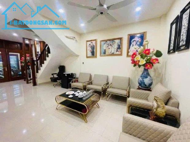 NGỌC HÀ - NHÀ ĐẸP - THANG MÁY - VỪA Ở VỪA CHO THUÊ - NGÕ TO RỘNG, THÔNG, KINH DOANH - 5