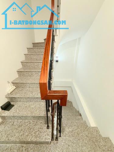 Bán nhà Kim Mã Ba Đình nhà đẹp, gần phố 35m 5T mt 5m Giá 5.x tỷ