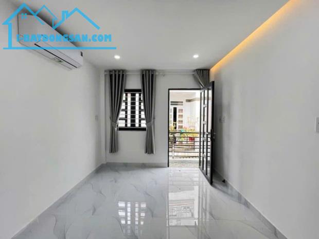 + Bán nhà 14m2-3 tầng-CMT8 P13Q10--3.2 tỷ - 3