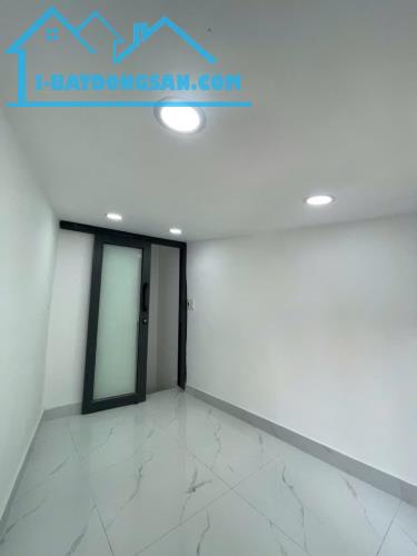 + Bán nhà 6.2m2-3 tầng-CMT8 P13Q10--1.25 tỷ - 2