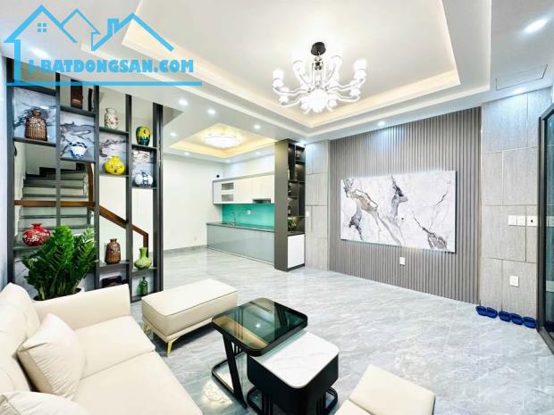 CHỦ MÓT BÁN NHÀ CHIA TIỀN CHO CON .QUAN HOA-CẦU GIẤY.36M-GIÁ HƠN 7 TỶ