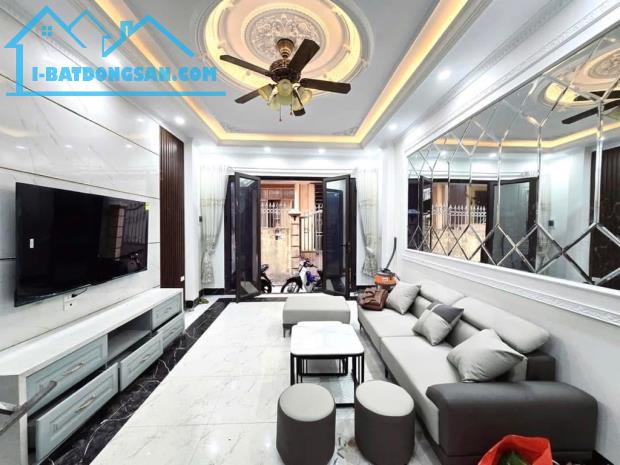 Bán nhà đẹp Cầu Giấy gần phố 38m 5 tầng mặt tiền 4.2m giá 8 tỷ hơn - 1
