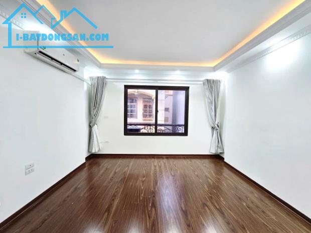 Bán nhà đẹp Cầu Giấy gần phố 38m 5 tầng mặt tiền 4.2m giá 8 tỷ hơn - 2