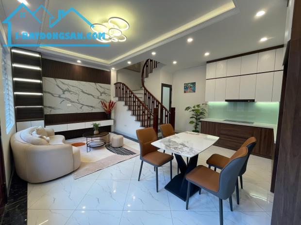 🎯 VIỆT HƯNG - NHÀ XINH 40M², 5 TẦNG, 3 NGỦ, VIEW THOÁNG – 6.8 TỶ! - 1