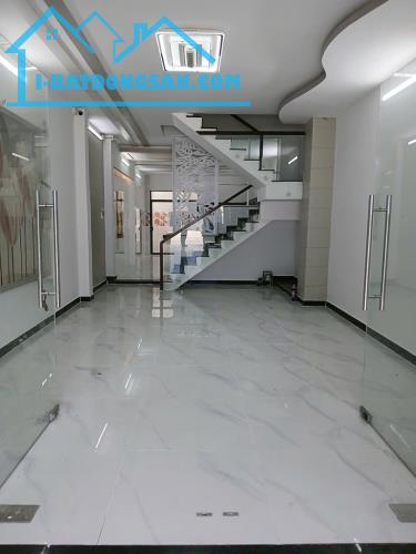 NGANG 4.5 DÀI 20 - NHÀ 4 TẦNG - ĐƯỜNG XE HƠI CHẠY BON BON KHU TÊN LỬA - NHỈNH 12 ĐỒNG - 2