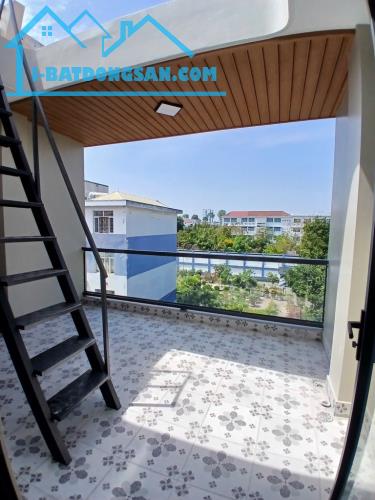 NGANG 4.5 DÀI 20 - NHÀ 4 TẦNG - ĐƯỜNG XE HƠI CHẠY BON BON KHU TÊN LỬA - NHỈNH 12 ĐỒNG - 4