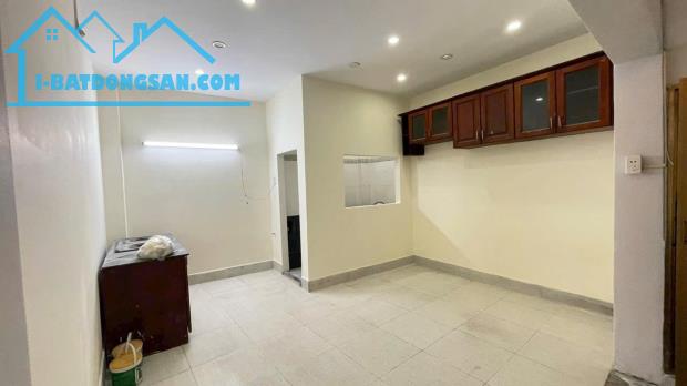 Bán nhà 1 Trệt 1 lầu 139m2 thổ cư đường ô tô (P. Tân Phong) chỉ 5.4 tỉ - 2