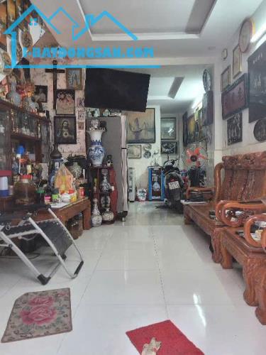 Hẻm ba gát an ninh - yên tỉnh, Đường Cách Mạng Tháng 8 chỉ hơn 4 tỷ xíu