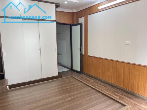 Nhà mới Phúc Lợi 30m 5tầng Full nội thất 4,65tỷ - 4