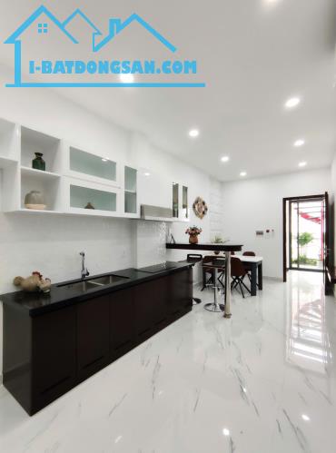 Top nhà vị trí đẹp 4 x 20m 1 trệt 5 lầu Lý Chính Thắng Q3 TP.HCM - 3