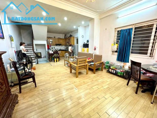 BÁN NHÀ LÔ GÓC VÕNG THỊ -GẦN Ô TÔ – 3 BƯỚC RA HỒ TÂY -65m 5 TẦNG MT 5m – GIÁ 16 TỶ - 5