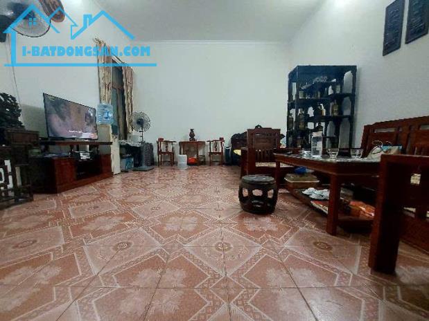 HIẾM! DƯỚI 6 TỶ NHÀ BA ĐÌNH, LÔ GÓC, VÀI BƯỚC RA PHỐ