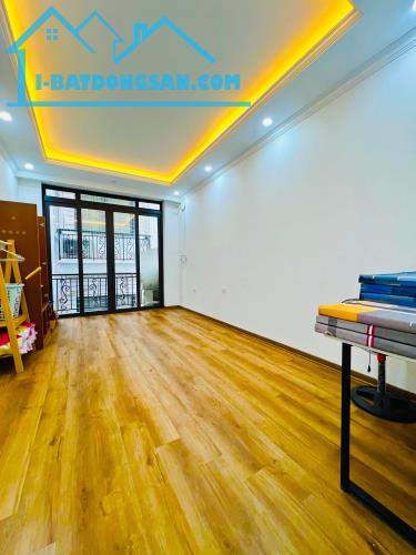 BÁN NHÀ NGUYỄN NGỌC VŨ – 35M², 5 TẦNG, NHÀ MỚI ĐẸP – CÁCH Ô TÔ 5M – 7.6 TỶ