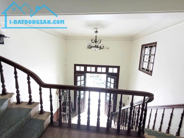 Có 102! Phân lô Vip Khuất Duy Tiến-TX, lô góc 3 thoáng, ô tô tránh 40m2, mặt tiền 4,2 m, c - 2