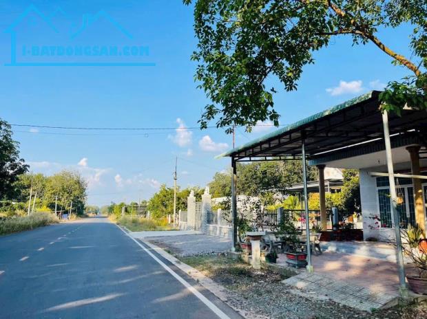 CẦN TIỀN SANG GẤP 10X35= 350M2 ĐẤT THỔ CƯ ĐỐI DIỆN KHU CÔNG NGHIỆP, NGAY CHỢ. GIÁ 180 TR - 2