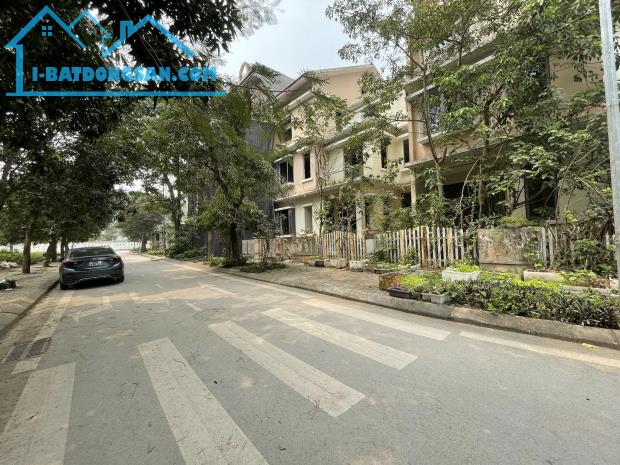 SIÊU PHẨM BIỆT THỰ XUÂN PHƯƠNG 32 TỶ 180m 4 TẦNG MT 11m VỈA HÈ Ô TÔ TRÁNH NAM TỪ LIÊM