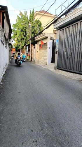 NHÀ 218M2, NGANG 7M, NGAY TÔ NGỌC VÂN, P TAM BÌNH THỦ ĐỨC GIÁ 9,5 TỶ, HẺM XE TẢI - 1