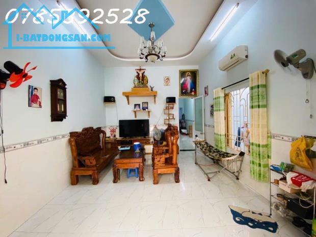 Nhà 100m2 - Tam Phú - Thủ Đức - NGANG 5M - HẺM XE HƠI QUAY ĐẦU - 2