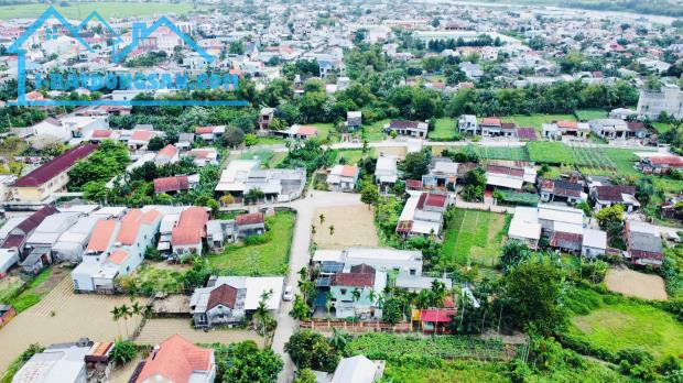Bán lô đất mặt tiền đường 7m5 ngay trung tâm Thị Trấn Nam Phước. Giá chỉ 9xxtr/1 lô.
