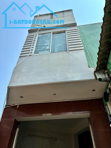 ♣ Sau lưng MT Đống Đa, gần Chợ, 56m2, 3 tầng, 5 Phòng cho thuê, 2.65 tỷ