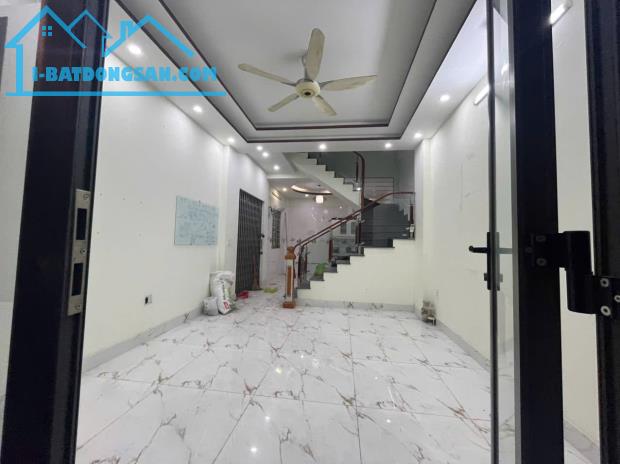 Bán gấp nhà tđc chợ hoa quả , Sở Dầu, Hồng bàng, Hp. 3,98 tỷ, 40m2,4 tầng. - 2