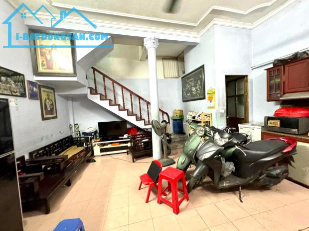 Bán nhà ngõ 27 Võ Chí Công -Tây Hồ -Chợ Bưởi dtích 45m, 5tầng , mtiền 3.4m, giá 6.75 tỷ Cầ - 3