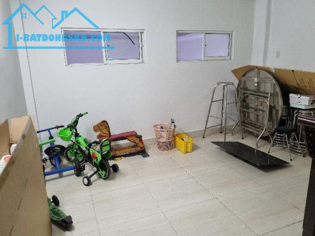 Nhà Tân Phú sát Tân Bình Nguyễn Văn Săng, Ngay Âu Cơ, Hơn 5 tỷ xíu - 1
